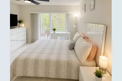 301 Cambridge Rd #306, Hollywood, FL 33024 - Photo 8