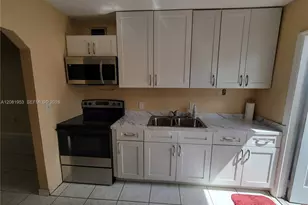 7015 NW 4th Ct, Miami, FL 33150 - Photo 4