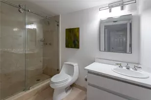 16711 Collins Ave, Sunny Isles Beach, FL 33160 - Photo 36
