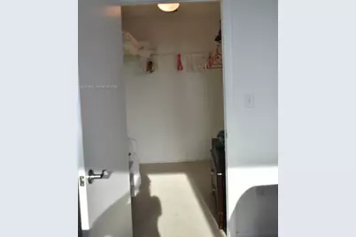 253 NE 2nd St #1402, Miami, FL 33132 - Photo 18