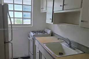 635 8th St, Miami Beach, FL 33139 - Photo 6