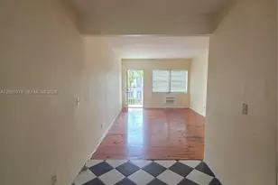 635 8th St, Miami Beach, FL 33139 - Photo 12