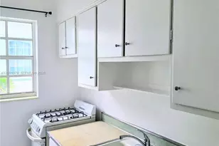 635 8th St, Miami Beach, FL 33139 - Photo 8