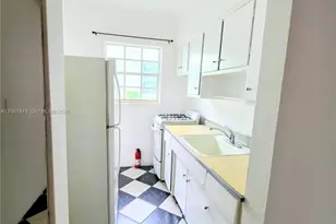 635 8th St, Miami Beach, FL 33139 - Photo 12