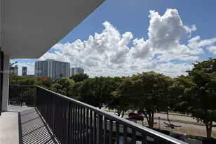 1000 Parkview Dr, Hallandale Beach, FL 33009 - Photo 4