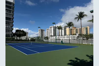 1000 Parkview Dr #531, Hallandale Beach, FL 33009 - Photo 28