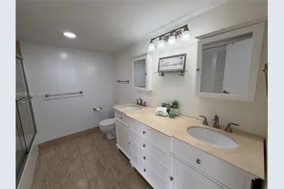1000 Parkview Dr #531, Hallandale Beach, FL 33009 - Photo 18