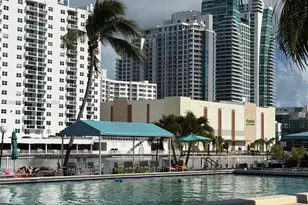 1000 Parkview Dr, Hallandale Beach, FL 33009 - Photo 30