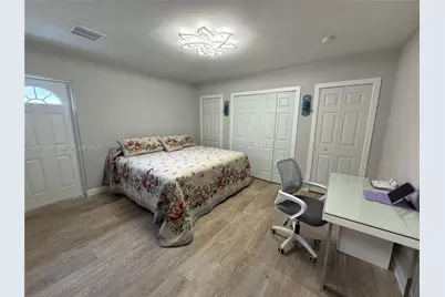 52 45th, Saint Petersburg, FL 33706 - Photo 14