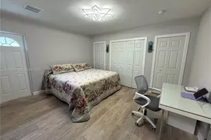 52 45th, Saint Petersburg, FL 33706 - Photo 14