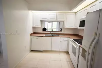 1650 SW 124th Ter #102D, Pembroke Pines, FL 33027 - Photo 6