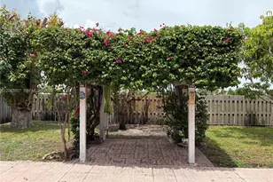 9377 SW 212th Terrace, Cutler Bay, FL 33189 - Photo 2