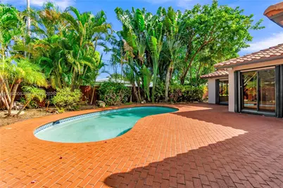 2533 NE 35th Dr, Fort Lauderdale, FL 33308 - Photo 10