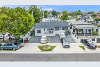 4851 E 8th Ct, Hialeah, FL 33013 - Photo 4