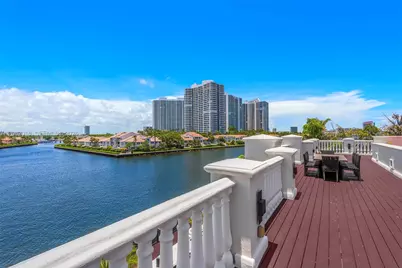 498 N Parkway Pkwy, Golden Beach, FL 33160 - Photo 58
