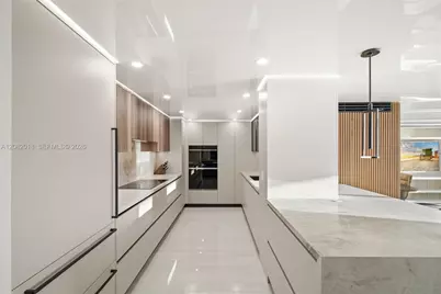 5555 Collins Ave #16H, Miami Beach, FL 33140 - Photo 16