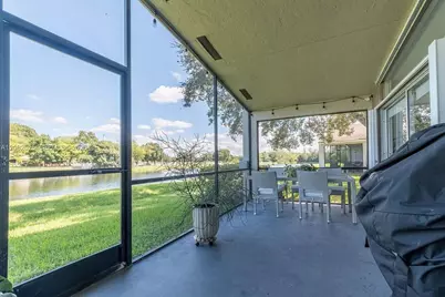 518 Woodgate Cir #E, Sunrise, FL 33326 - Photo 12