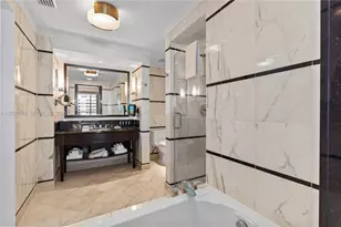 4391 Collins Ave, Miami Beach, FL 33140 - Photo 26