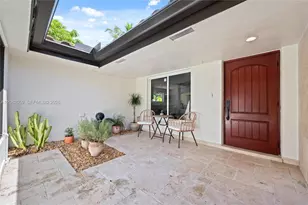 10619 NE 10th Pl, Miami Shores, FL 33138 - Photo 4