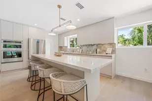 10619 NE 10th Pl, Miami Shores, FL 33138 - Photo 8