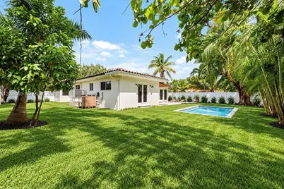 10619 NE 10th Pl, Miami Shores, FL 33138 - Photo 30