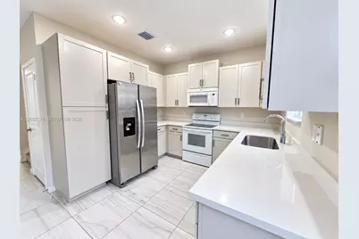 2419 SE 11th St, Homestead, FL 33035 - Photo 8