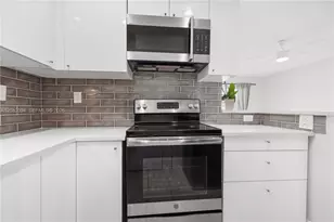 3040 NE 16th Ave, Oakland Park, FL 33334 - Photo 8