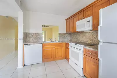 9022 NW 28th Dr #2-212, Coral Springs, FL 33065 - Photo 8