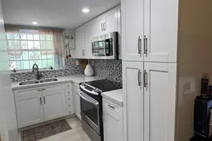 11183 NW 7th St, Miami, FL 33172 - Photo 2