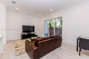 2875 SW 33rd Ct, Miami, FL 33133 - Photo 20