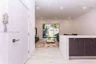 2875 SW 33rd Ct, Miami, FL 33133 - Photo 12