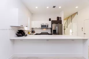 2875 SW 33rd Ct, Miami, FL 33133 - Photo 24