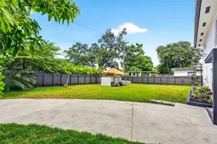 701 NE 164th St, Miami, FL 33162 - Photo 36