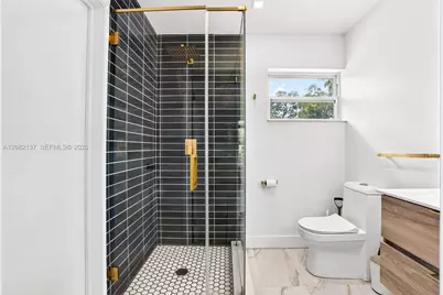 701 NE 164th St, Miami, FL 33162 - Photo 48