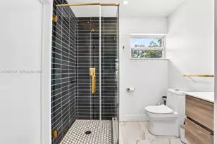 701 NE 164th St, Miami, FL 33162 - Photo 48