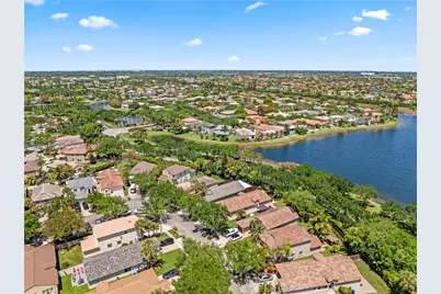 1077 NW 170th Ave, Pembroke Pines, FL 33028 - Photo 28