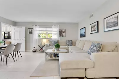 160 NE 8th Ave #1A, Hallandale Beach, FL 33009 - Photo 4