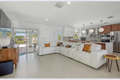10711 SW 70th St, Miami, FL 33173 - Photo 6
