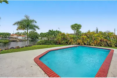 10711 SW 70th St, Miami, FL 33173 - Photo 20