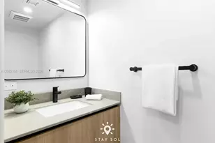 121 NE 5th St, Miami, FL 33132 - Photo 14