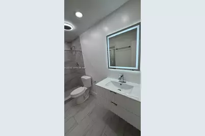 6070 W 18th Ave #306, Hialeah, FL 33012 - Photo 8