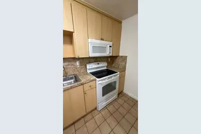 6070 W 18th Ave #306, Hialeah, FL 33012 - Photo 4