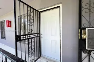 752 NW 4th St, Miami, FL 33128 - Photo 1