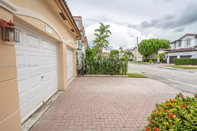 7670 NW 113th Path, Doral, FL 33178 - Photo 4