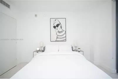 1300 Brickell Bay Dr #1601, Miami, FL 33131 - Photo 10