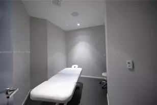 1300 Brickell Bay Dr, Miami, FL 33131 - Photo 36