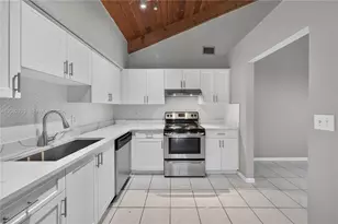 2230 Nova Village Dr, Davie, FL 33317 - Photo 18