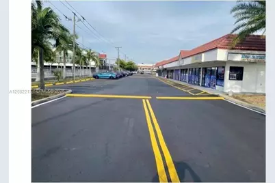 10550 NW 77th Ct, Hialeah Gardens, FL 33016 - Photo 2
