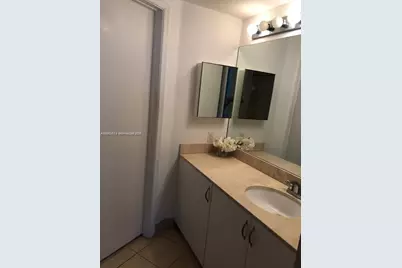 1750 N Bayshore Dr #3015, Miami, FL 33132 - Photo 10