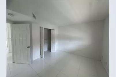 695 SW 11th St #204, Miami, FL 33129 - Photo 18